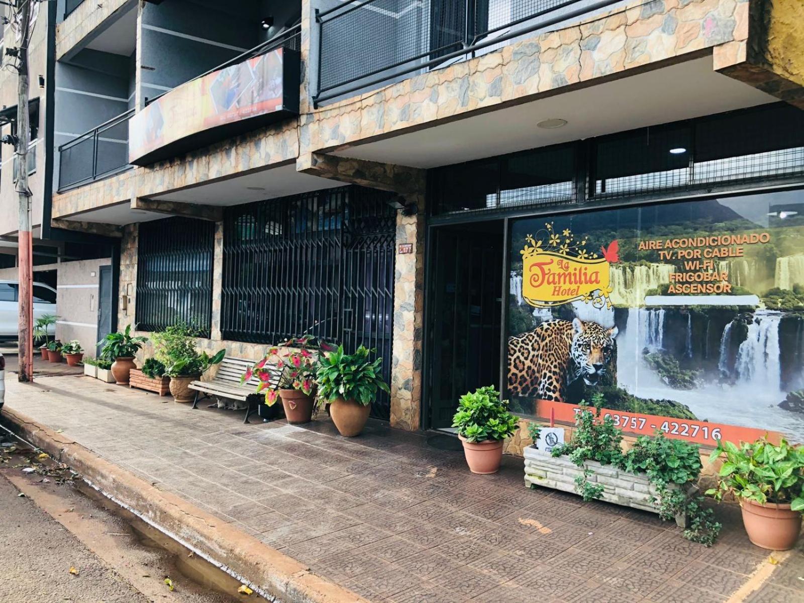 La Familia Hotel Puerto Iguazú Exterior foto